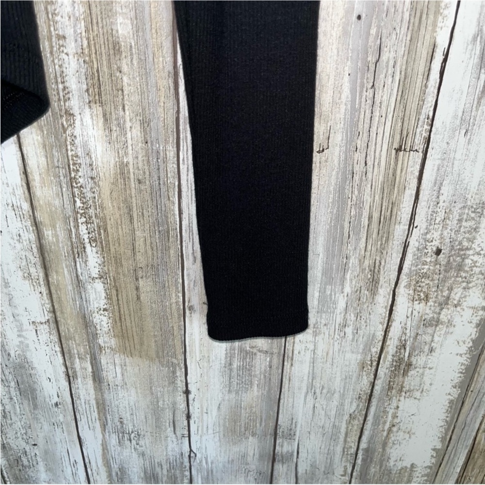 American Eagle Black Ribbed V Neck - Picture 2 of 5